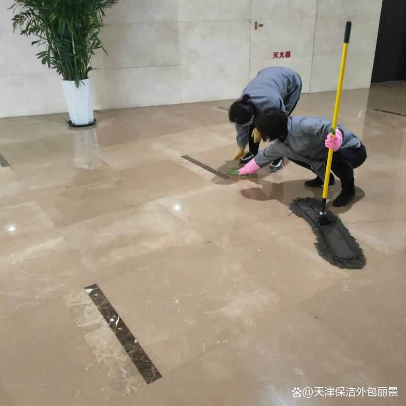 商业空间的美化与更新：商场保洁的重要性